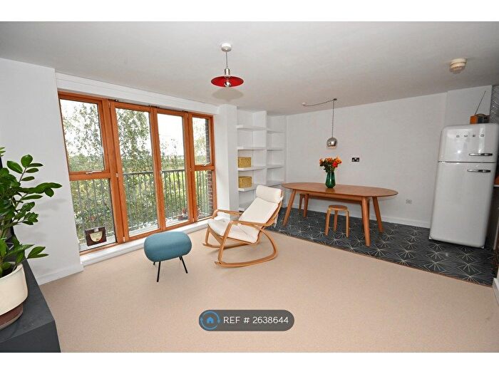 2 Bedroom Flat To Rent In Big Hill, London, E5