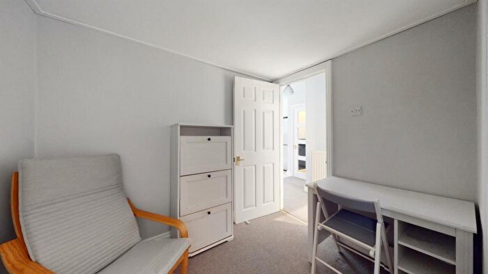 2 Bedroom Apartment To Rent In Gosset Street, Bethnal Green, E2