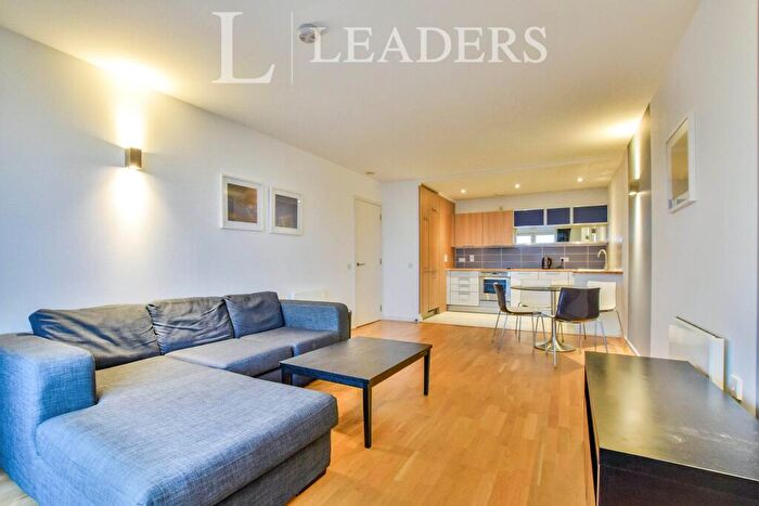 2 Bedroom Apartment To Rent In Skyline Central, Goulden Street, Manchester, M4