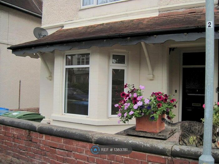 2 Bedroom Flat To Rent In Beechcroft Avenue, Stafford, ST16