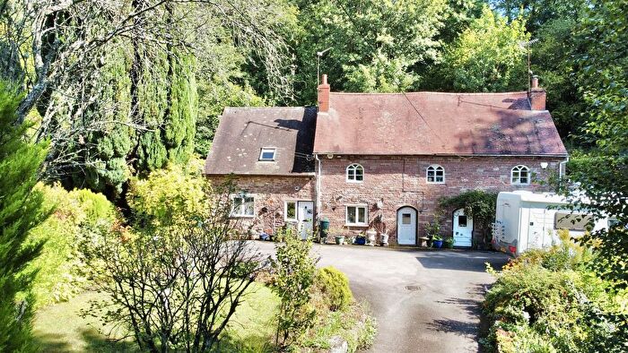 5 Bedroom Semi-Detached House For Sale In Flaxley Road, Mitcheldean, GL17