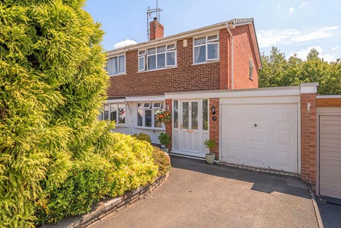 3 Bedroom Semi Detached House For Sale In Harcourt Drive., Dudley, DY3