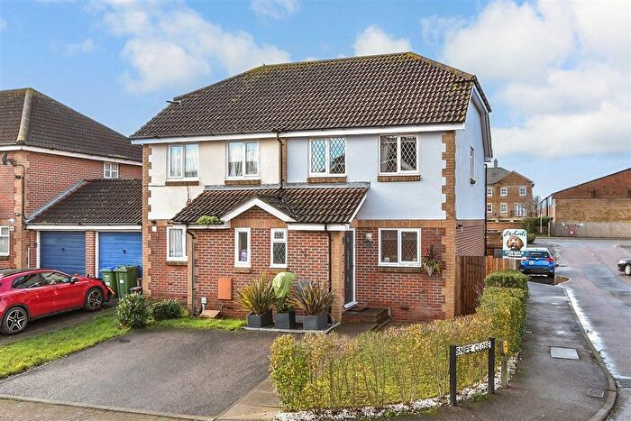 3 Bedroom Semi Detached House For Sale In Snipe Close, Erith, Kent, DA8