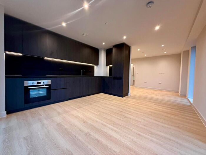 2 Bedroom Apartment To Rent In Dutton Street, Manchester, M3