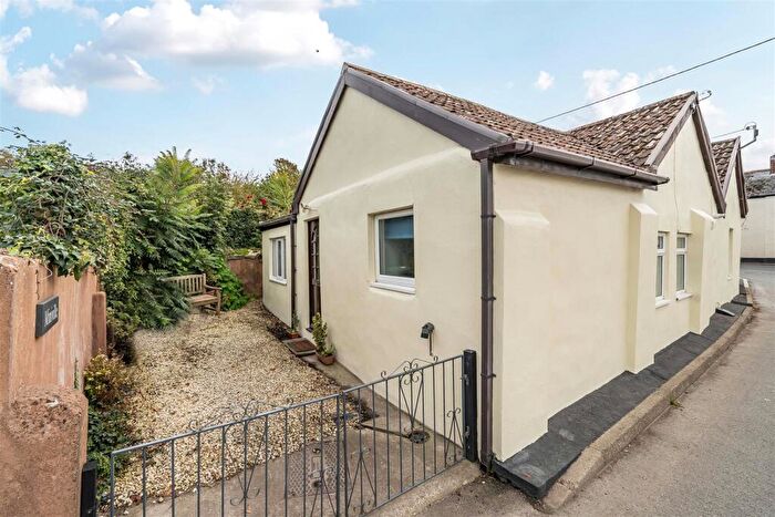 3 Bedroom Bungalow For Sale In North Lane, Bickington, EX31