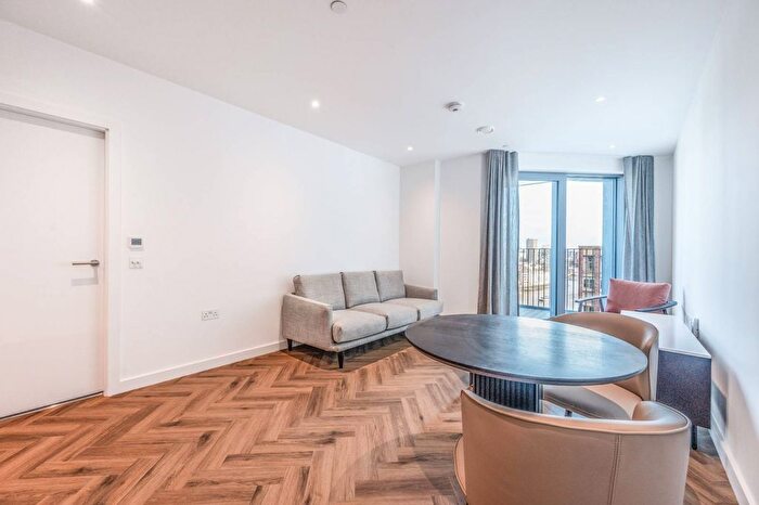 1 Bedroom Flat To Rent In Nine Elms Lane, Nine Elms, London, SW11