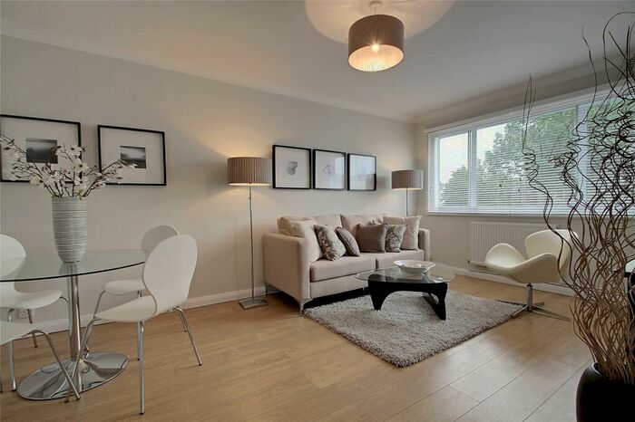 1 Bedroom Apartment To Rent In Pemberton Gardens, Archway, London, N19