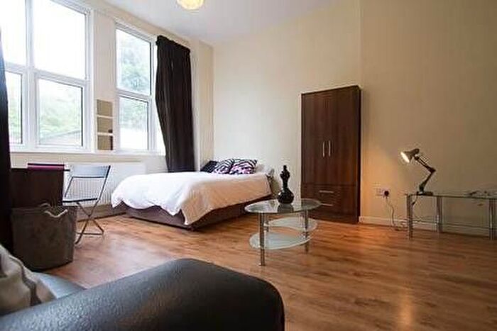 1 Bedroom Terraced House To Rent In Vinery Road, Leeds, LS4