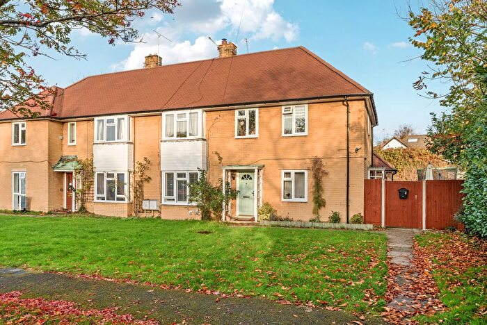 2 Bedroom Maisonette For Sale In Kingston Avenue, East Horsley, KT24