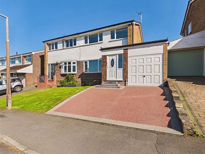 3 Bedroom Semi Detached House For Sale In Constable Close, Dronfield, S18