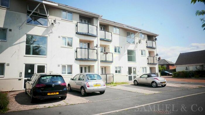 1 Bedroom Flat To Rent In Fellows Park Gardens, Walsall, WS2