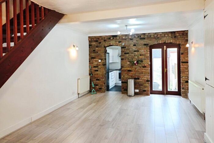 3 Bedroom Terraced House To Rent In High Road, Romford, RM6