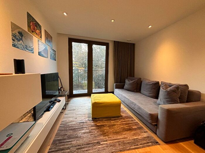 1 Bedroom Flat To Rent In City Of London, EC4A