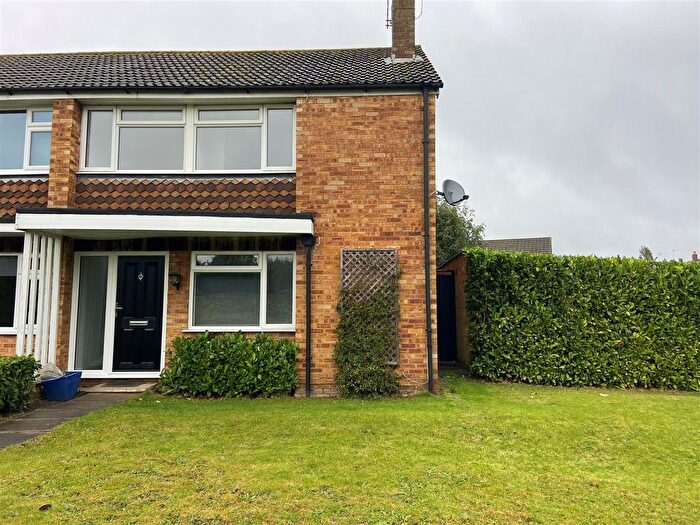 3 Bedroom End Of Terrace House To Rent In Fayerfield, Potters Bar, EN6