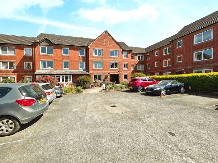 2 Bedroom Flat For Sale In St. Marys Road, Evesham, Worcestershire, WR11
