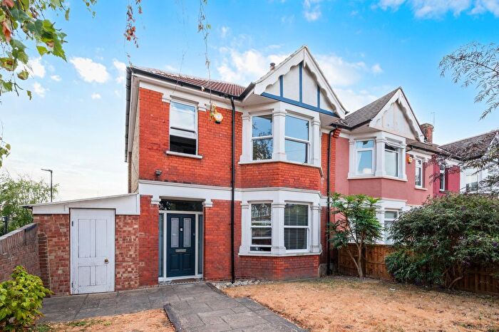 3 Bedroom Property For Sale In The Ride, Brentford, TW8