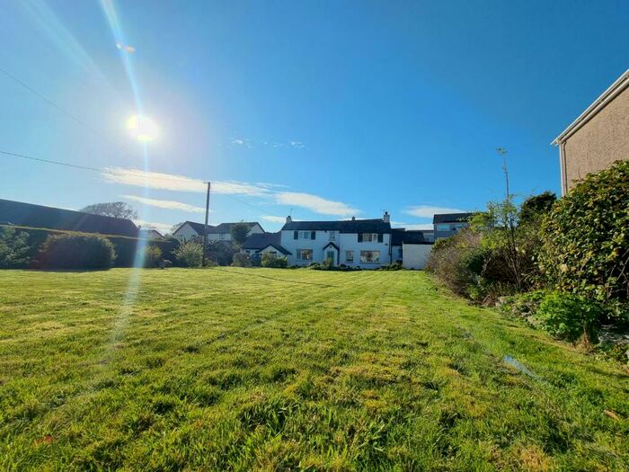 4 Bedroom Detached House To Rent In Cae Fron, Llanfairpwll, LL61
