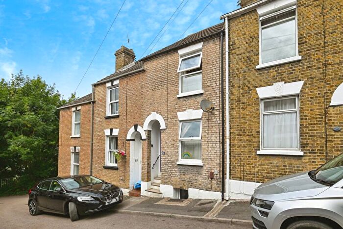 3 Bedroom Terraced House For Sale In Baker Street, Rochester, ME1