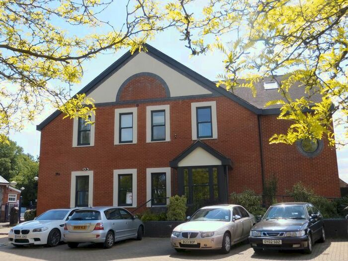 2 Bedroom Flat To Rent In Station Road, Bourne End SL8