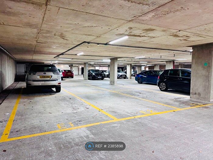 2 Bedroom Flat To Rent In Epsom Court, London, NW4