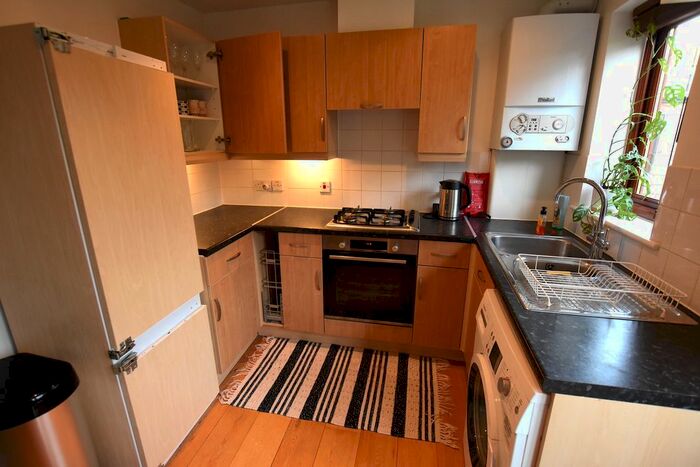 2 Bedroom Flat To Rent In Summerwood Road, Isleworth, TW7