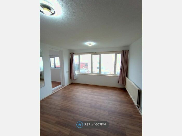 1 Bedroom Flat To Rent In Illingworth Close, Mitcham, CR4