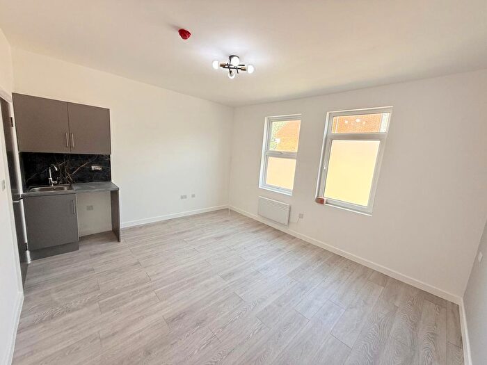 Studio To Rent In Upper Clapton Road, E5