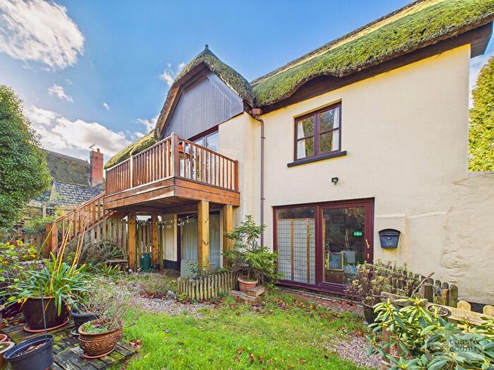 2 Bedroom Barn Conversion For Sale In Stokeinteignhead, Newton Abbot, TQ12