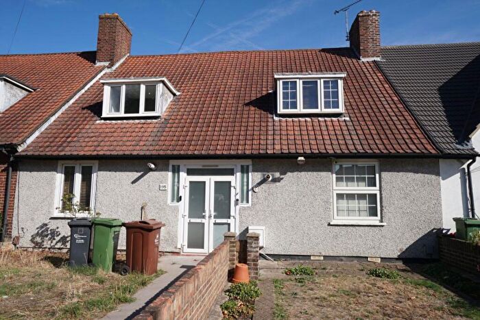 2 Bedroom House To Rent In Valence Avenue Dagenham, RM8