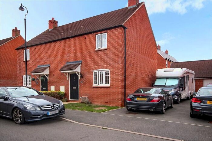 3 Bedroom Semi-Detached House To Rent In Glebe Road, Roade, Northamptonshire, NN7