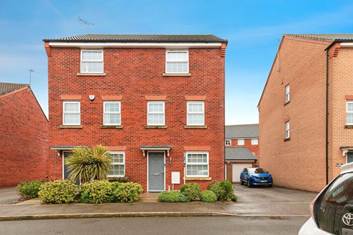 4 Bedroom Semi Detached House For Sale In Axmouth Drive, Nottingham, NG3