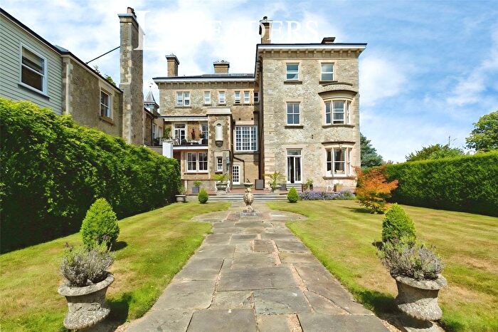 3 Bedroom Flat For Sale In Emmetts House, Ide Hill, Sevenoaks, TN14