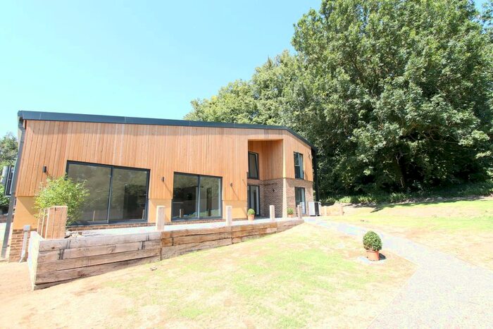 3 Bedroom Barn Conversion To Rent In Loddington Lane, Linton, Maidstone, ME17