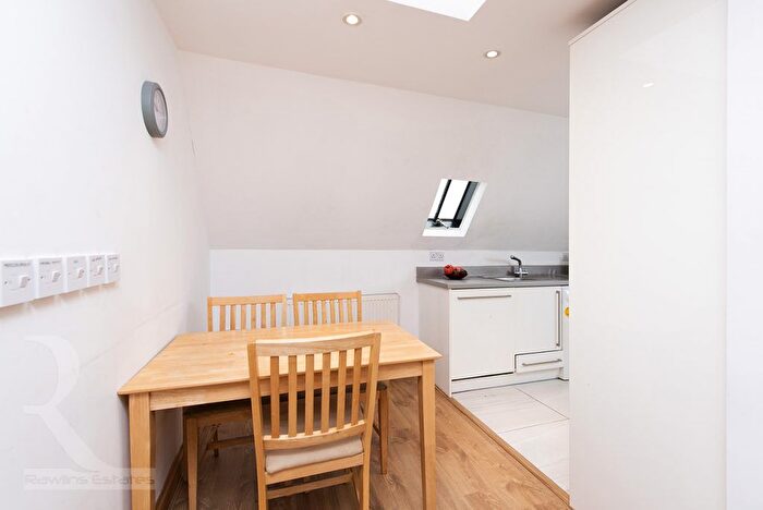 1 Bedroom Flat To Rent In Ossulton Way, London, N2