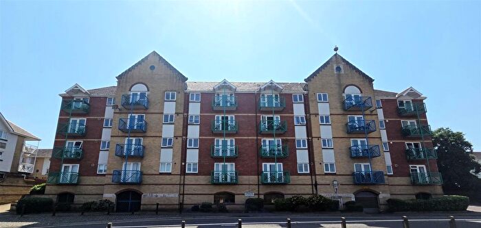 1 Bedroom Flat For Sale In Abbotsford House, Trawler Road, Marina, Swansea, SA1