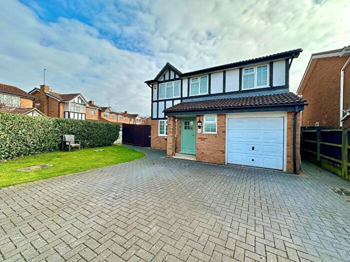 4 Bedroom Detached House For Sale In Marlowe Close, East Hunsbury, Northampton, NN4