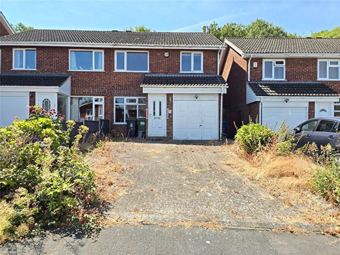 3 Bedroom Semi-Detached House For Sale In Clematis, Tamworth, Staffordshire, B77