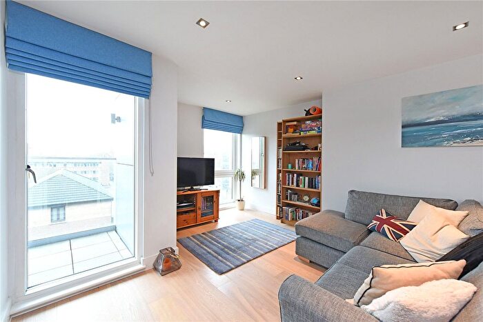 2 Bedroom Flat To Rent In Theatro Tower, Creek Road, SE8