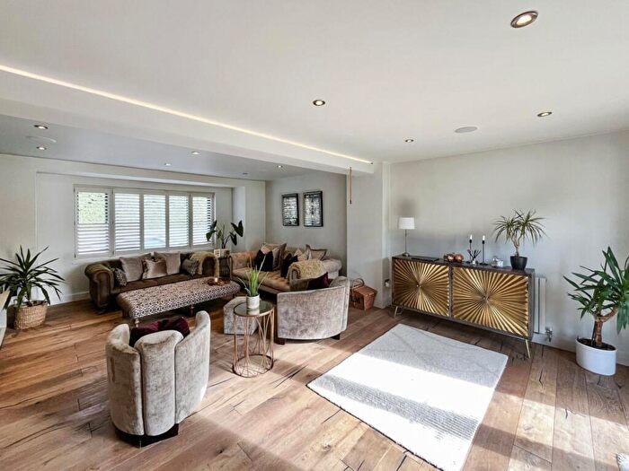 4 Bedroom Detached House For Sale In Canterbury Road, Densole, Folkestone, Kent, CT18