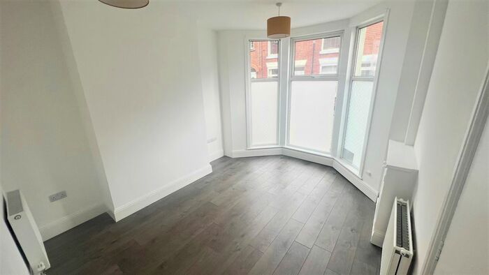 3 Bedroom Terraced House To Rent In Marsden Street, Chesterfield, S40