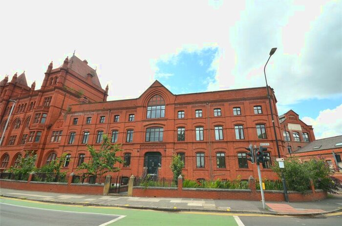 2 Bedroom Apartment To Rent In Chester Road, Manchester, M16