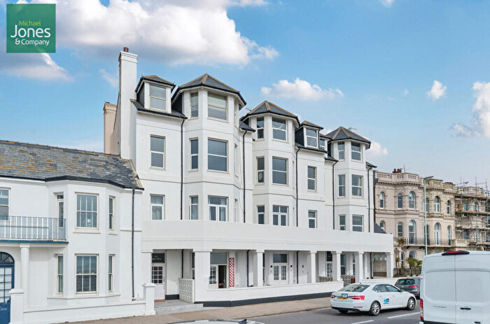 2 Bedroom Flat To Rent In Marine Parade, Worthing, West Sussex, BN11