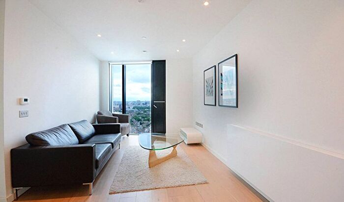 1 Bedroom Flat To Rent In Walworth Road, Elephant And Castle, London, SE1