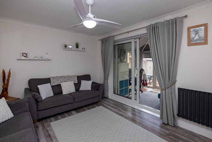 3 Bedroom Semi Detached House For Sale In Gattison Lane, Doncaster, DN11