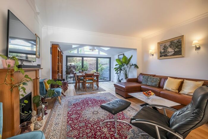 2 Bedroom Mews House To Rent In Berisford Mews, London, SW18