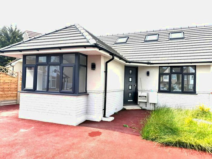 5 Bedroom Semi-Detached House To Rent In Waverley Close, Hayes, Greater London, UB3