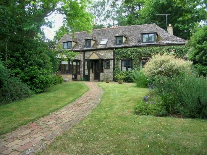 3 Bedroom Detached House To Rent In Kings Road, Oundle, Peterborough PE8