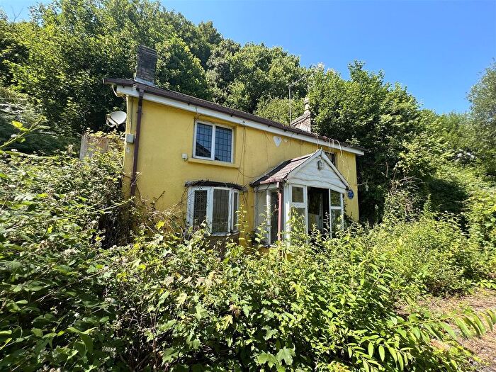 2 Bedroom Detached House For Sale In Yr Allt, Llangennech, Llanelli, SA14