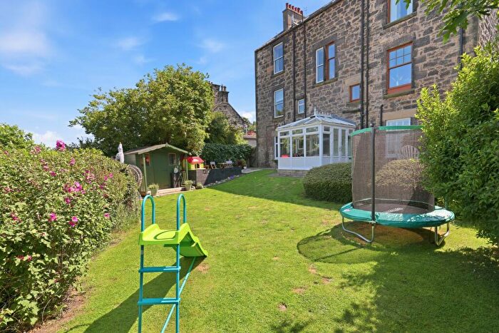 3 Bedroom Flat For Sale In Braehead, Bo'ness, EH51