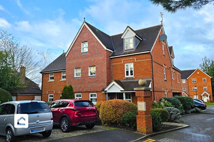 2 Bedroom Flat For Sale In Fitzroy Place, Reigate, Surrey, RH2